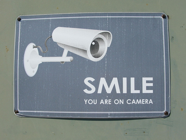 Schild: Smile you are on cam